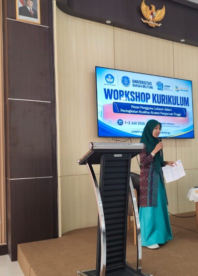 Kepala LPMPP Universitas Bangka Belitung Dr. Sujadmi menyampaikan penguatan kurikulum berbasis OBE